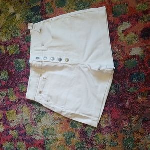 Gap Women's Button up 4" petite shorts